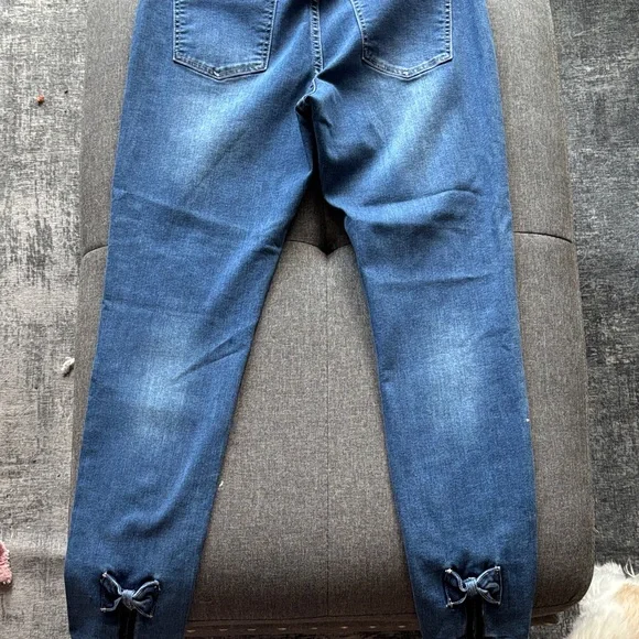 EUC Jeggings with Cute Bow Ankles - Picture 6 of 6